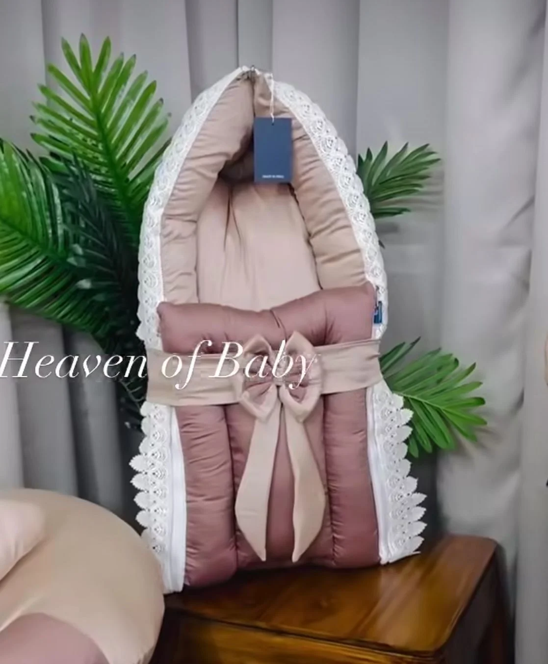 Baby Holder with Lace Comb