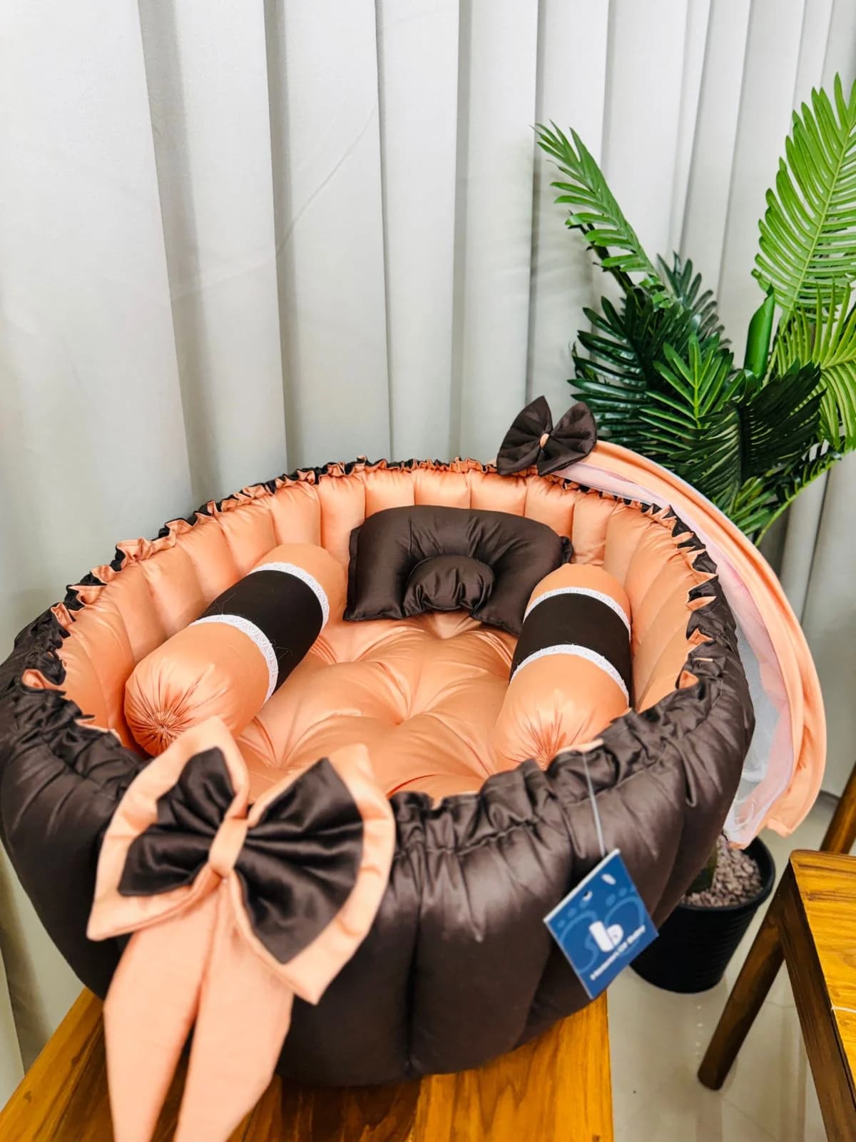 Oval Baby Bed with Pillow and Net